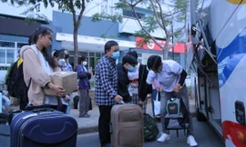 Không kiếm được vé máy bay giá rẻ dịp Lễ 30/4, sinh viên ưu tiên ở lại và đi du lịch ngắn ngày