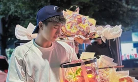 Sinh viên kiếm tiền ‘khủng’ nhờ cơ hội kinh doanh quà mùa Lễ 8/3