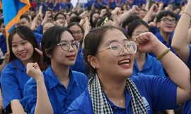 Những màn khởi động ‘cháy' hết mình của những sinh viên tình nguyện tại TP. HCM