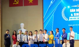 ĐHQG TP. HCM tuyên dương 299 ‘Sinh viên 5 tốt’ tiêu biểu