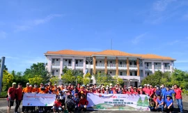 Bạn trẻ Long An lan tỏa giá trị trồng cây xanh