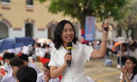 Báo Tiền Phong cùng các đơn vị đưa chuyên gia tâm lý đến với trường học