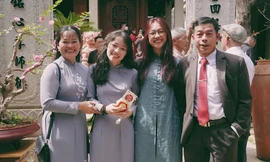 Bạn trẻ TP. HCM nô nức đi lễ chùa đầu năm cầu bình an