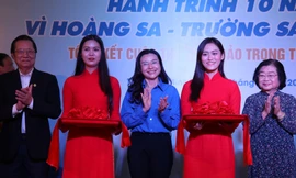 Hấp dẫn triển lãm ảnh hướng về biển đảo quê hương