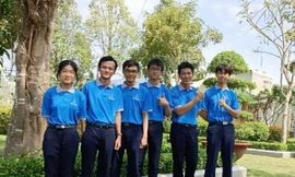Nỗ lực vượt nghịch cảnh, nam sinh Công nghệ liên tiếp giành được ba học bổng