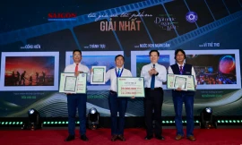 Trao giải cuộc thi ảnh ‘Đất nước Ngàn hoa’