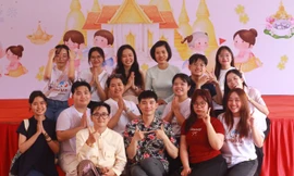 TP. HCM: Bạn trẻ thích thú trải nghiệm Lễ hội Songkran 2025