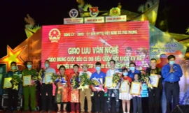 “Hành trình nhân ái” mang yêu thương về Bến Tre