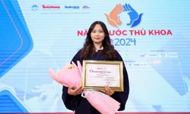 Từ bếp lửa quán cháo... đến bục giảng tương lai