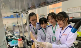 Đi tìm giải pháp thay thế khẩu trang y tế