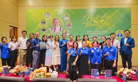 NGND Võ Tòng Xuân khuyên sinh viên nên lạc quan, học sâu và học mọi lúc