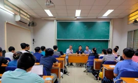 GS Phan Thành Nam truyền thêm đam mê toán học cho sinh viên trường ĐH KHTN (ĐHQG TP. HCM)