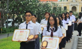 Vinh danh 'Học sinh 3 tốt, Sinh viên 5 tốt' TPHCM