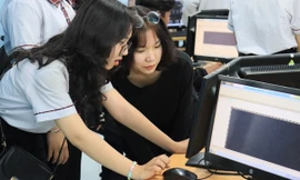 Hai trường đại học cho học sinh lớp 10 thi xét tuyển đại học