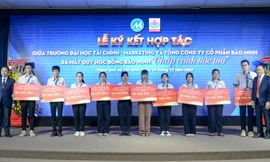 Ra mắt quỹ học bổng cho sinh viên nghèo