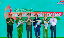 ‘Hành trình tiếp lửa truyền thống’ cho cán bộ, chiến sĩ trẻ TP. HCM