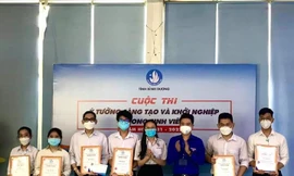 Khởi nghiệp bằng son dưỡng làm từ nguyên liệu tự nhiên