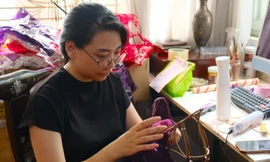 Kỳ công phục dựng lồng đèn truyền thống trăm tuổi