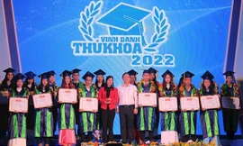 Thành Đoàn TP. HCM vinh danh 75 sinh viên thủ khoa năm 2022