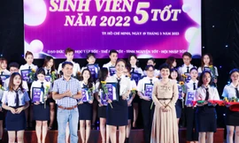  Học viện Hàng không Việt Nam tổ chức 'Lễ vinh danh sinh viên 5 tốt'