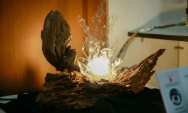 Độc đáo sản phẩm đèn của sinh viên làm từ nguyên liệu gỗ vụn thải ra