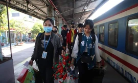 Sinh viên đã có thể đặt vé tàu ưu đãi dịp nghỉ Lễ 30/4, 1/5