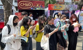 Cuối tuần, bạn trẻ Sài Gòn ‘săn’ tour du lịch giá rẻ