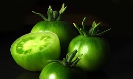Không nên ăn cà chua xanh