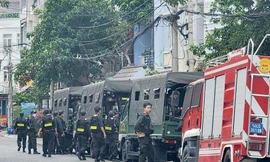 Hàng trăm cảnh sát kiểm tra công ty tài chính ở TPHCM 