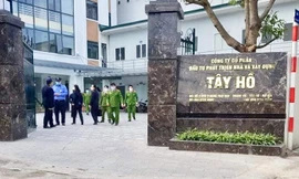 Vụ án tại Công ty Tây Hồ: Tình tiết 'lạ' trong lá đơn của mẹ đẻ nữ bị cáo