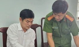 Cấu kết với nhóm cho vay nặng lãi, một lãnh đạo ngân hàng tại Bình Dương bị bắt