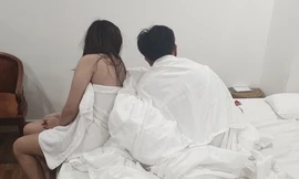 Thấy người phụ nữ có chồng đi 'vụng trộm', gã đàn ông tìm cách tống tiền