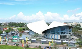 Vì sao không chuyển điều tra vụ phó giám đốc Nhà hát Cao Văn Lầu nhận tiền 'chạy' viên chức?