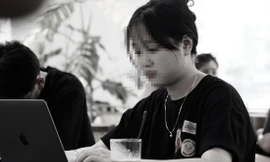 Bạn trẻ dễ dàng bị tấn công bởi tập thể ẩn danh trên mạng ảo. Ảnh: CHÂU LINH