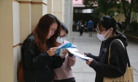 Thi, kiểm tra đánh giá tại các trường đại học cũng phải thích ứng với hình thức học trực tuyến (Ảnh chụp trước ngày 27/4). Ảnh: Như Ý 