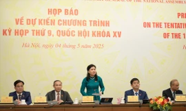 Phó Chủ nhiệm Ủy ban Pháp luật và Tư pháp Nguyễn Phương Thủy (đứng). Ảnh: Như Ý