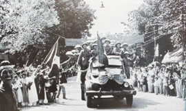 Hình ảnh Đoàn quân tiến về giải phóng Thủ đô. Ảnh: tư liệu