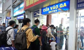 Hàng không, đường sắt phục vụ dịp cao điểm Tết ra sao? 