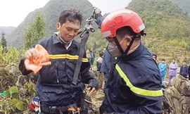 Thiếu tá Thành trong lần xuống hang sâu ở Hà Giang cứu thi thể