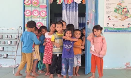 Những đứa trẻ vùng sâu, vùng xa bước đầu tiếp cận với môi trường giáo dục mầm non