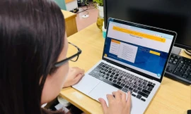 Với hình thức học trực tuyến, VB2 đang thực sự hấp dẫn nhiều người học. Ảnh NGHIÊM HUÊ