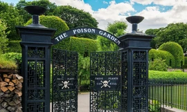 Cổng vào khu vườn chết chóc nhất thế giới