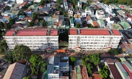 Ký túc xá hơn 35 tỷ đồng nhưng chỉ vài sinh viên ở. Ảnh: Huỳnh Thủy