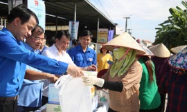 Mô hình Chợ dân sinh giảm thiểu rác thải nhựa góp phần nâng cao ý thức, vận động người dân đi mua sắm tại chợ sử dụng giỏ, túi, hộp đựng dùng nhiều lần