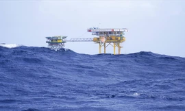 Nhà giàn DK1 giữa trùng dương