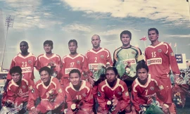 Ludovic Casset (người mang áo số 2) trong đội hình xuất phát của CLB Đà Nẵng. Ảnh: Ludovic Casset