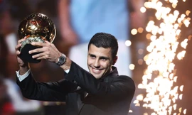 Rodri trong khoảnh khắc đoạt Quả bóng Vàng 2024. Ảnh: Getty Images