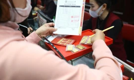 Người dân đổ xô mua vàng những ngày qua. Ảnh: Duy Phạm