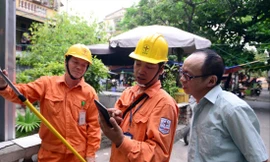 Theo ý kiến chuyên gia trong điều kiện hiện nay, chỉ nên tăng giá điện ở mức độ thấp nhất có thể Ảnh: L.Hiếu