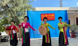 Khoảnh khắc đáng nhớ của các nghệ sỹ Chèo trên Quần đảo Trường Sa